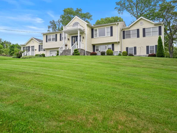 6 Timberlane Drive, Shelton, CT 06484
