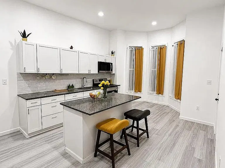 518 Forest Ave - Unit B — Photo 4