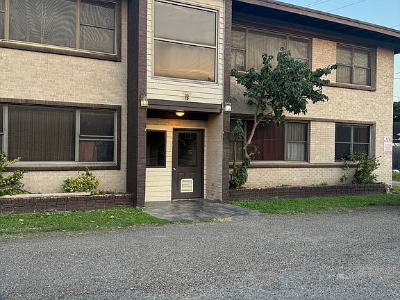 4th image of 501 S 4th St