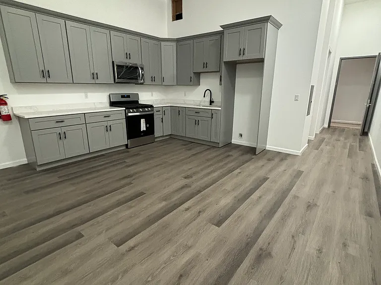 24-30 Elm St #202 — Photo 1