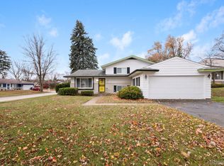 2694 Crofthill Dr, Auburn Hills, MI 48326