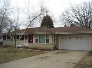 1614 N Claremont Dr, Janesville, WI 53545