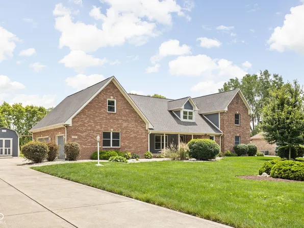 5695 N Red Oak Dr, Greenfield, IN 46140
