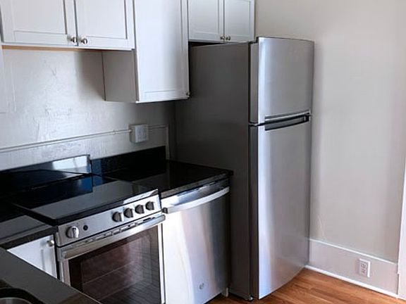 3rd image of 2351-2357 N High St #2351-1/2