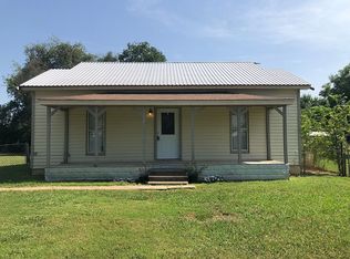 104 Wilson St, Valley View, TX 76272