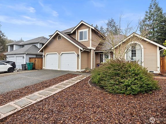 2nd image of 2818 I St SE