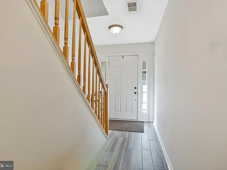 13902 Barrington Ln — Photo 5