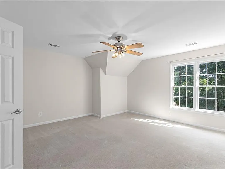 2560 Hamptons Run — Photo 34
