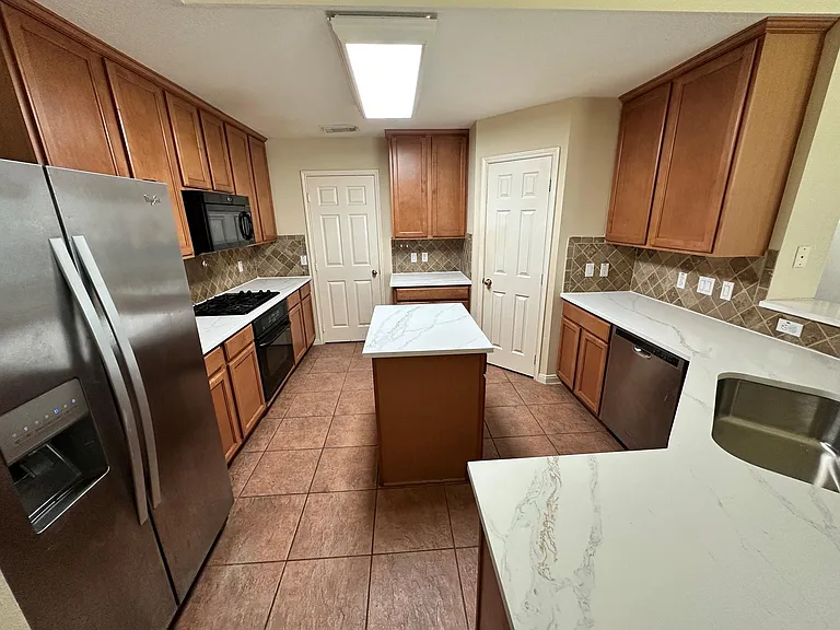 2601 Easton Springs Ct — Photo 10