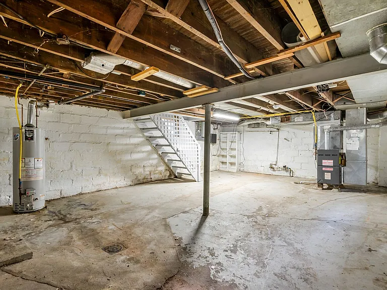 2043 Boggs Ave — Photo 17