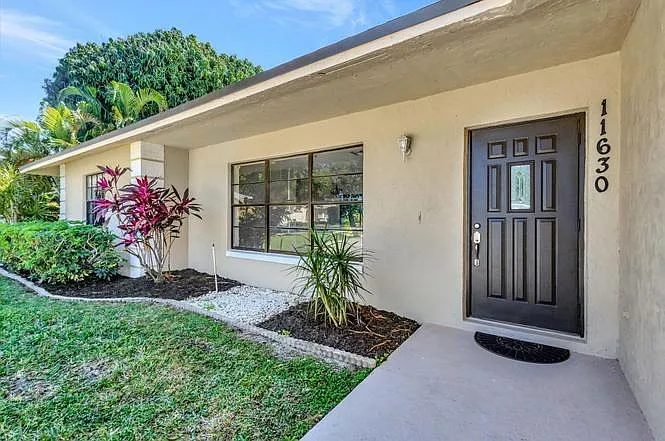 11630 Anhinga Dr — Photo 2