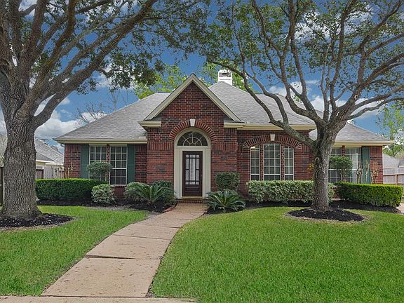2nd image of 1303 Hathorn Way Dr