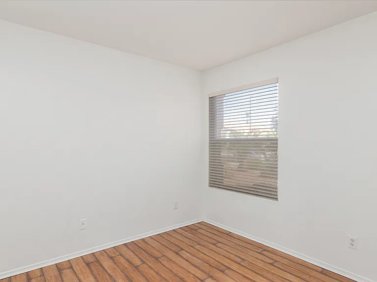 537 E Appaloosa Rd — Photo 14
