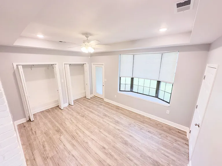 1660 E Hayes St — Photo 18