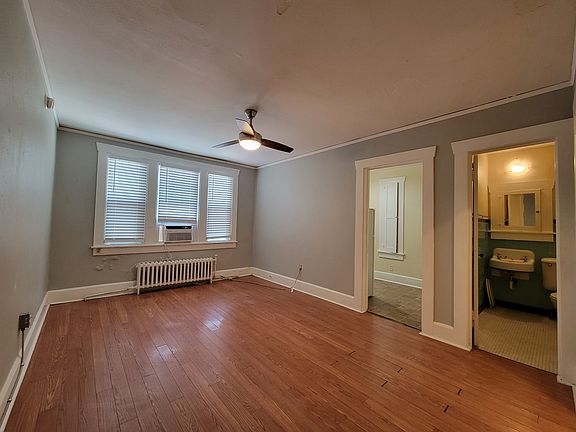 3rd image of 310 13th Ave NE APT 11