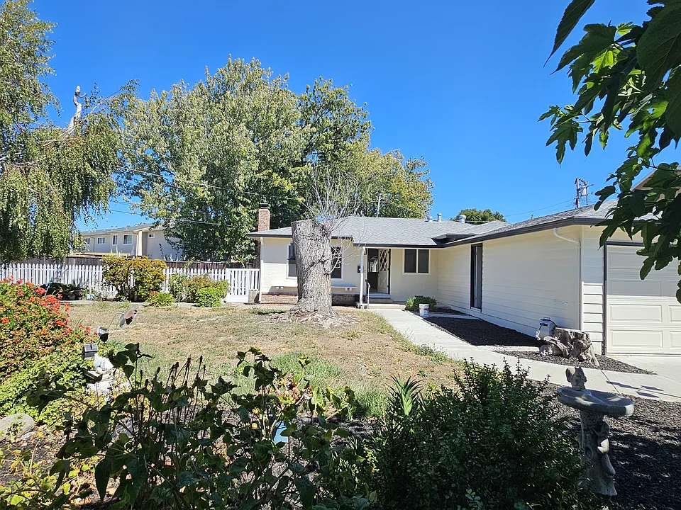 36740 Theta Ct