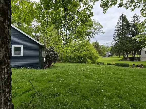 2nd image of 18-26 Blue Heron Ln #21