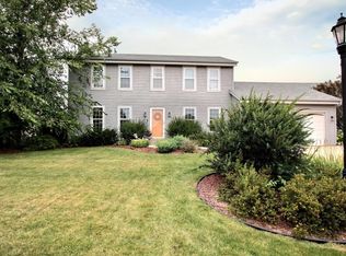 1357 Lake Park Ct, Pewaukee, WI 53072