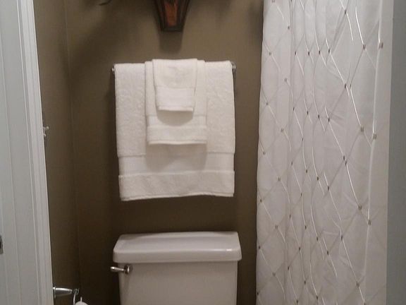 4th image of 2944 Manhattan Blvd Unit 205