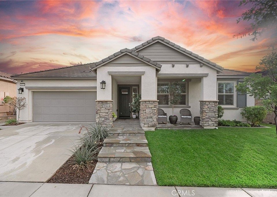 1st image of 4633 S Castle Ln
