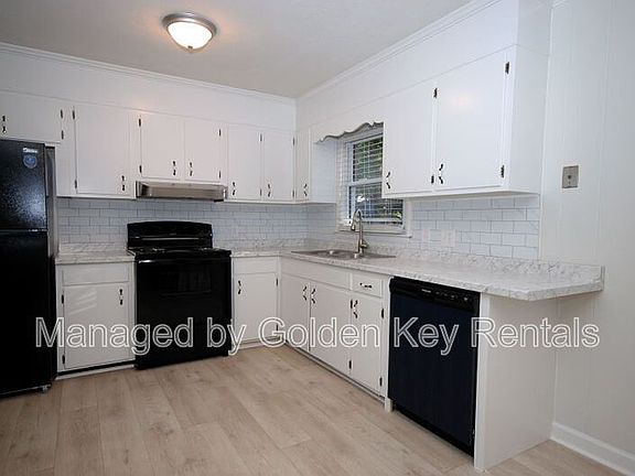 4th image of 2600 Lisa Ln