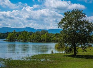 131 Cypress Dr, Dandridge, TN 37725