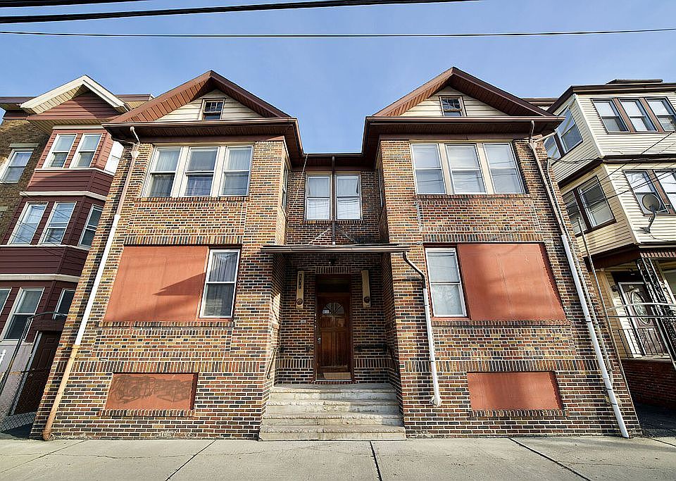 1st image of 277-279 N 5th St