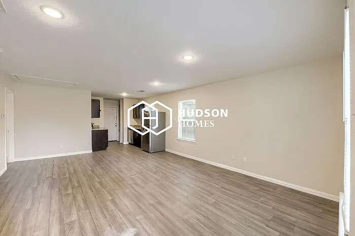 403 Armstrong St — Photo 5