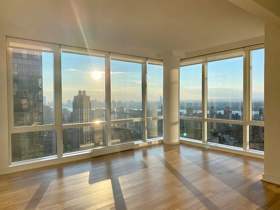 885 6th Ave #39A