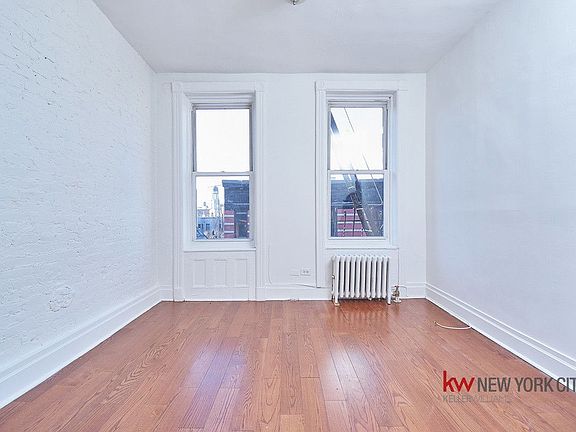2nd image of 120 Macdougal St APT 21