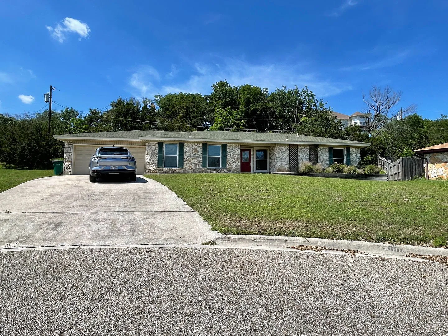 4 bedroom, 2 bath, 2 car garage — Photo 1