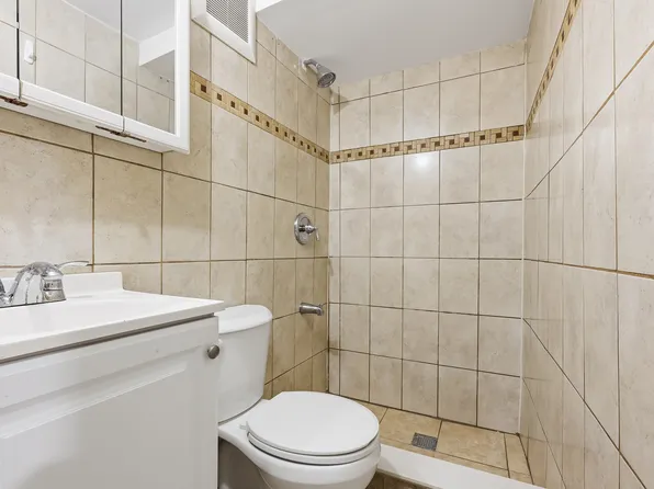 85 Stuyvesant Avenue image 10 of 11