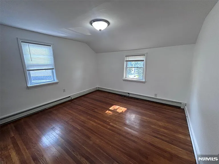 14 Edward Ct #2 — Photo 2