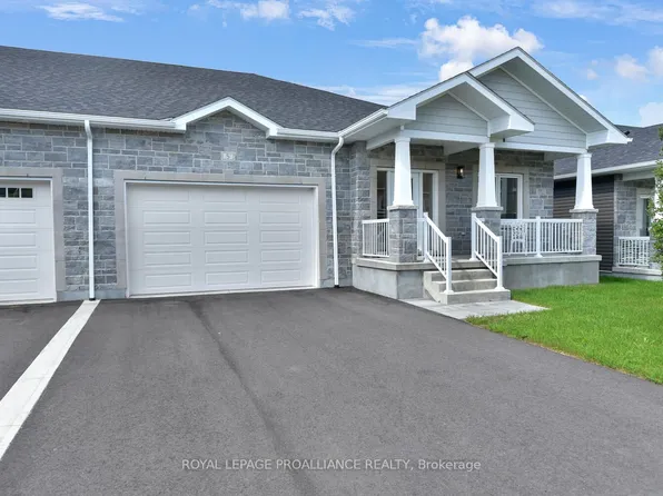 33 Douglas Marshall Cres, Brockville, ON K6V 0E7