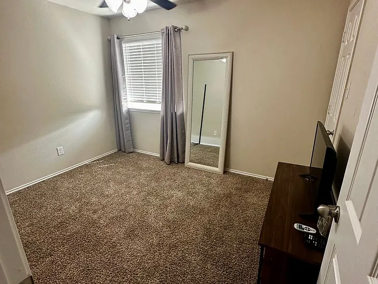 1812 Bee Creek Loop — Photo 17