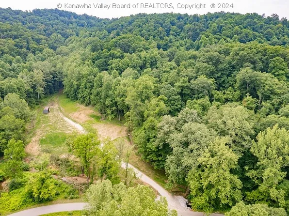 3757 Cavill Creek Rd, Barboursville, WV 25504