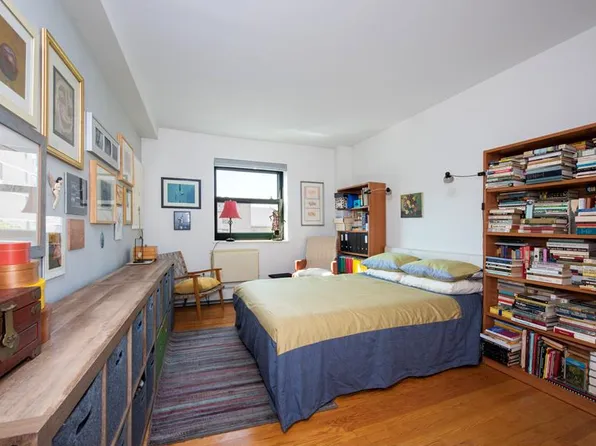 1885 Lexington Avenue image 5 of 6