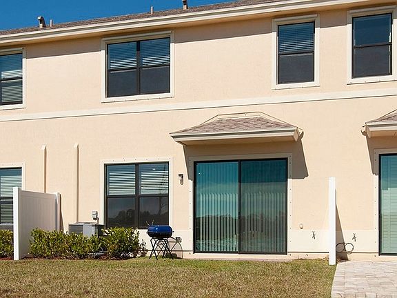 2nd image of 10152 W Villa Cir