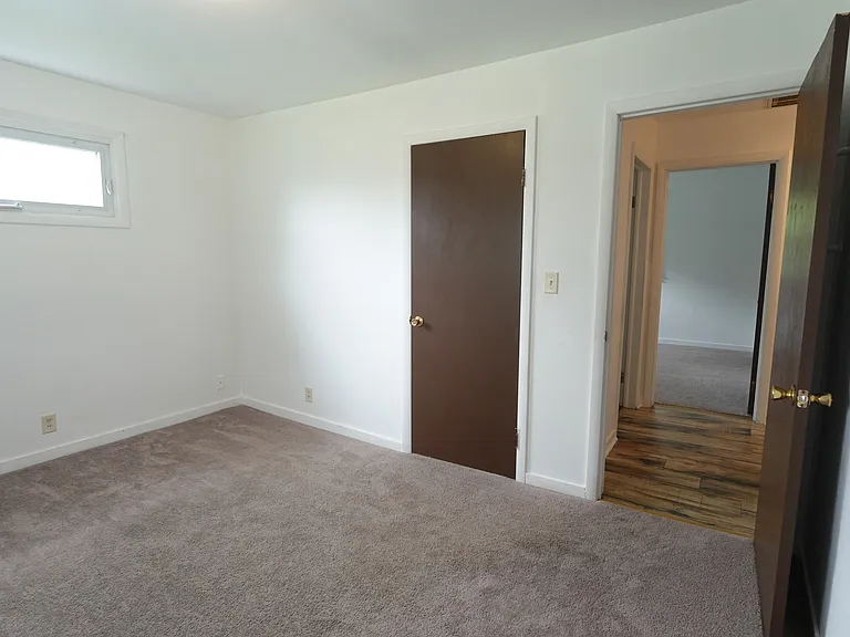 3313 N Locust St — Photo 8