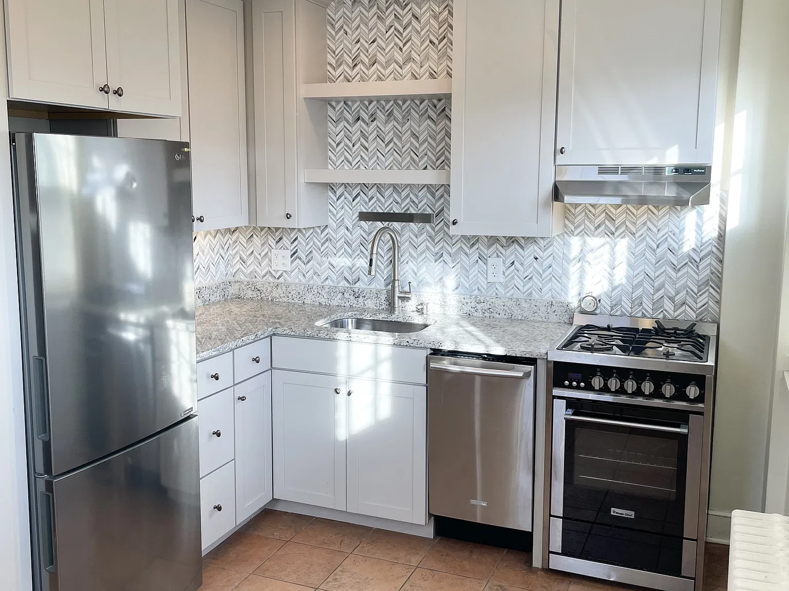 833 Grand Apartments — Photo 3