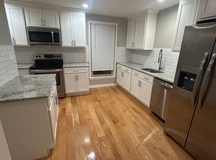 17 Grove St #A, Norwich, CT 06360