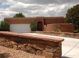2745 Herradura Rd, Santa Fe, NM 87505
