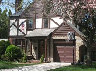 15 Revere Dr E, Floral Park, NY 11001