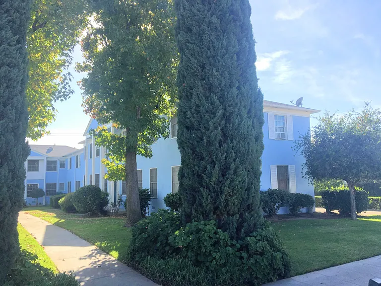 Dixon Delano Apartments — Photo 17
