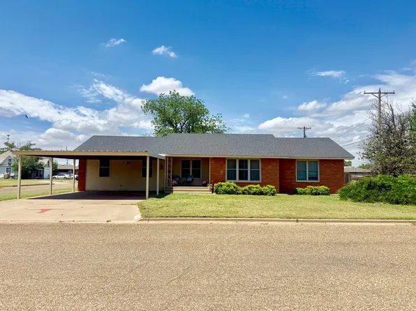 320 W Spruce St, Lockney, TX 79241