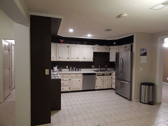 5th image of 1016 W Chisum Ave