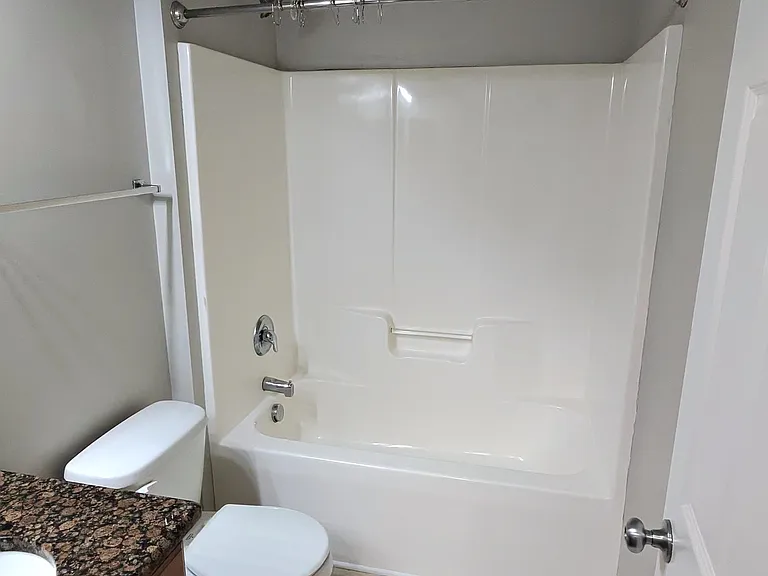 635 School House Ln — Photo 24