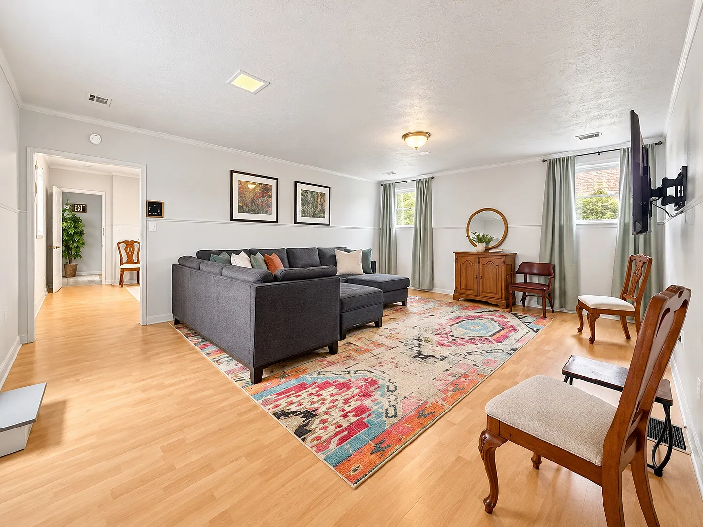 3 bed, 2800 sqft, $2,200 — Photo 3