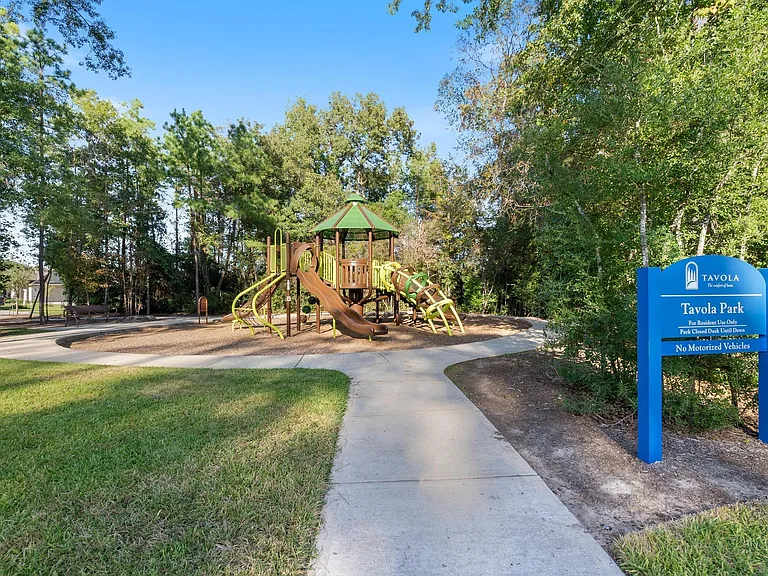 18716 Laurel Hills Dr — Photo 38