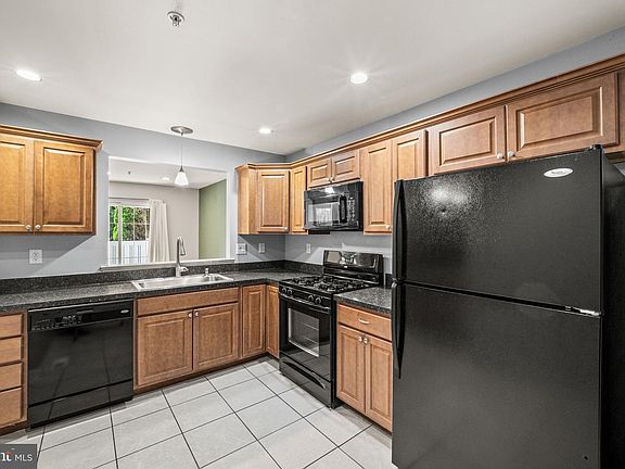 4th image of 54 Granite Ln #2